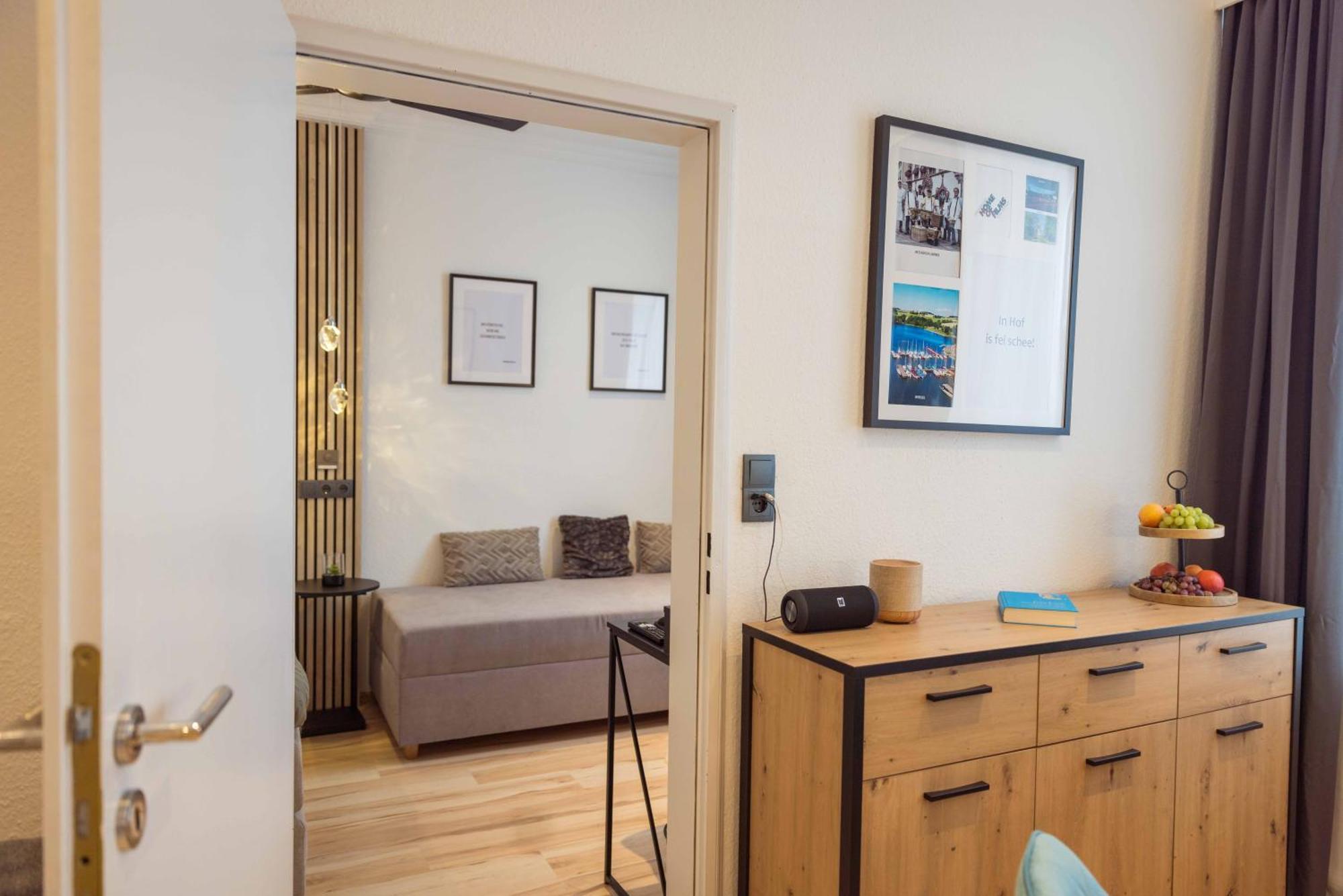 Schillerapartment Hof, Kueche, 24H Digital-Checkin, Parkplatz, Wlan250Mbit Hof  Dış mekan fotoğraf