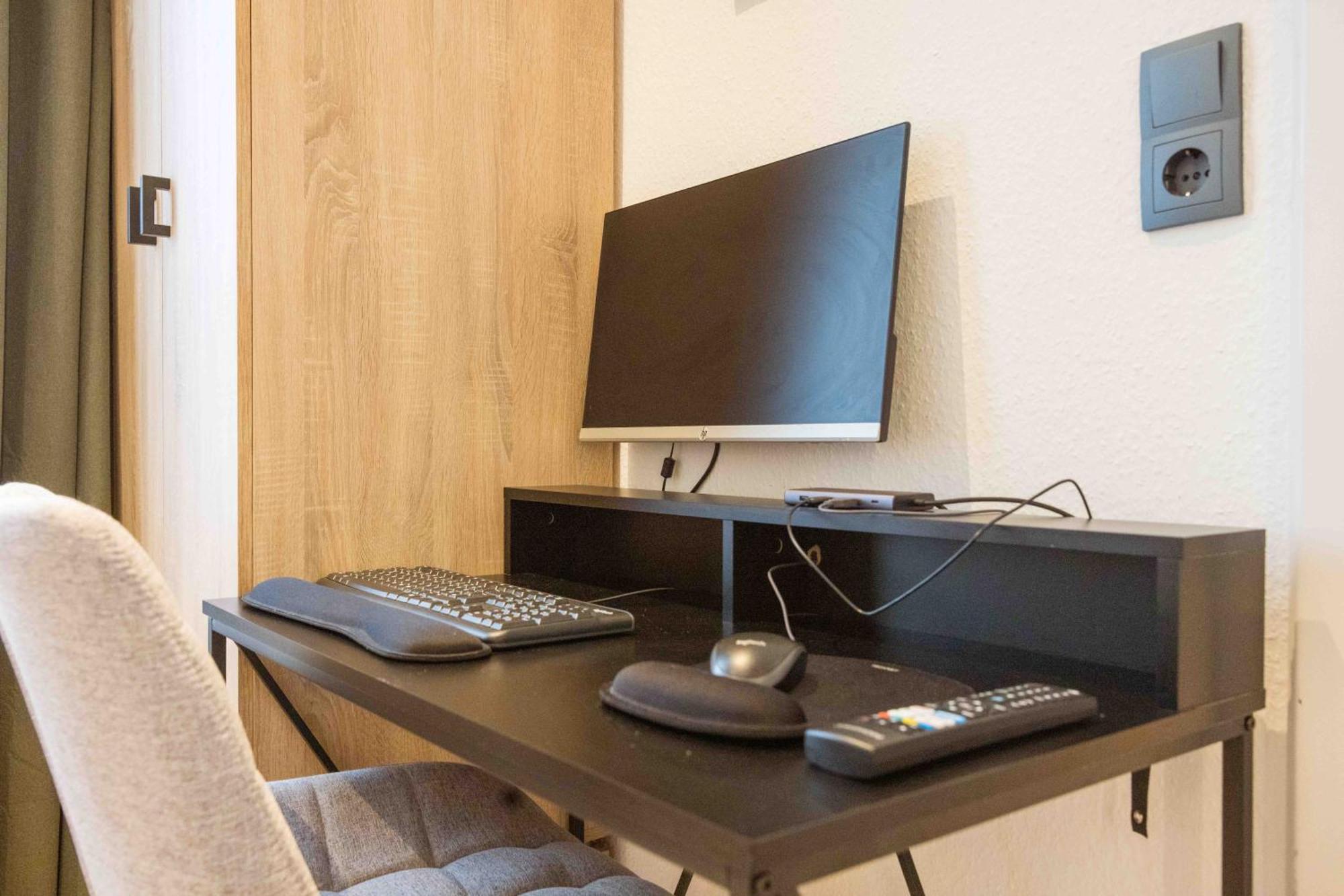 Schillerapartment Hof, Kueche, 24H Digital-Checkin, Parkplatz, Wlan250Mbit Hof  Dış mekan fotoğraf