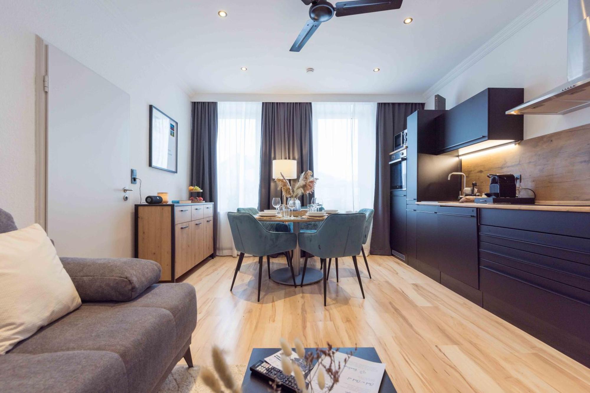 Schillerapartment Hof, Kueche, 24H Digital-Checkin, Parkplatz, Wlan250Mbit Hof  Dış mekan fotoğraf