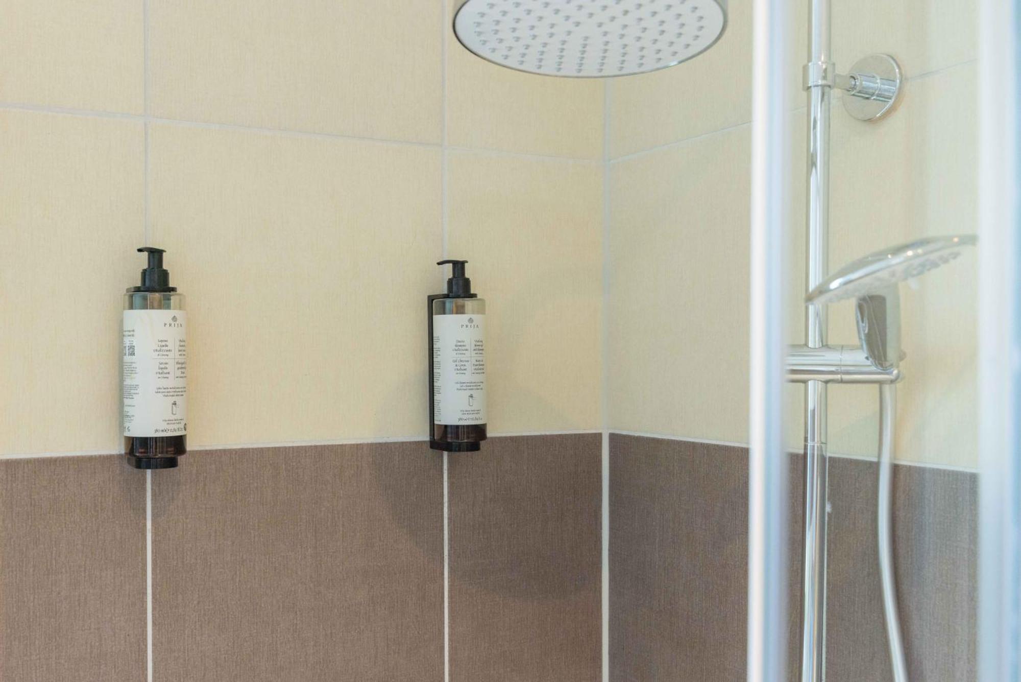 Schillerapartment Hof, Kueche, 24H Digital-Checkin, Parkplatz, Wlan250Mbit Hof  Dış mekan fotoğraf