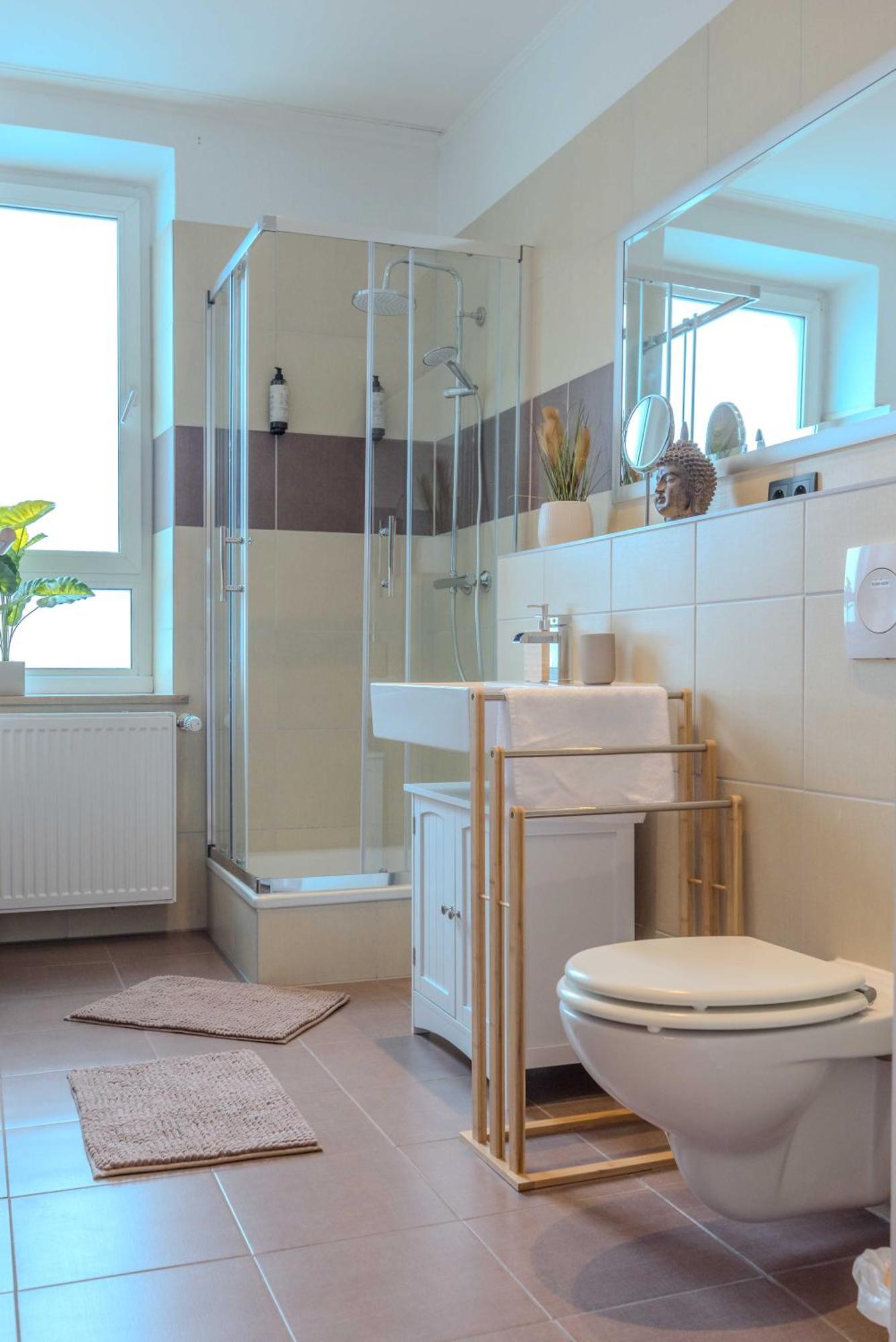 Schillerapartment Hof, Kueche, 24H Digital-Checkin, Parkplatz, Wlan250Mbit Hof  Dış mekan fotoğraf