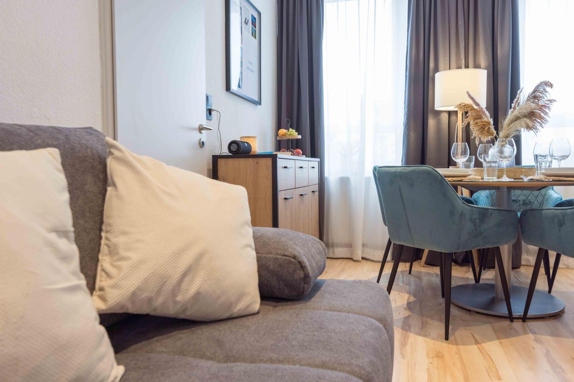 Schillerapartment Hof, Kueche, 24H Digital-Checkin, Parkplatz, Wlan250Mbit Hof  Dış mekan fotoğraf