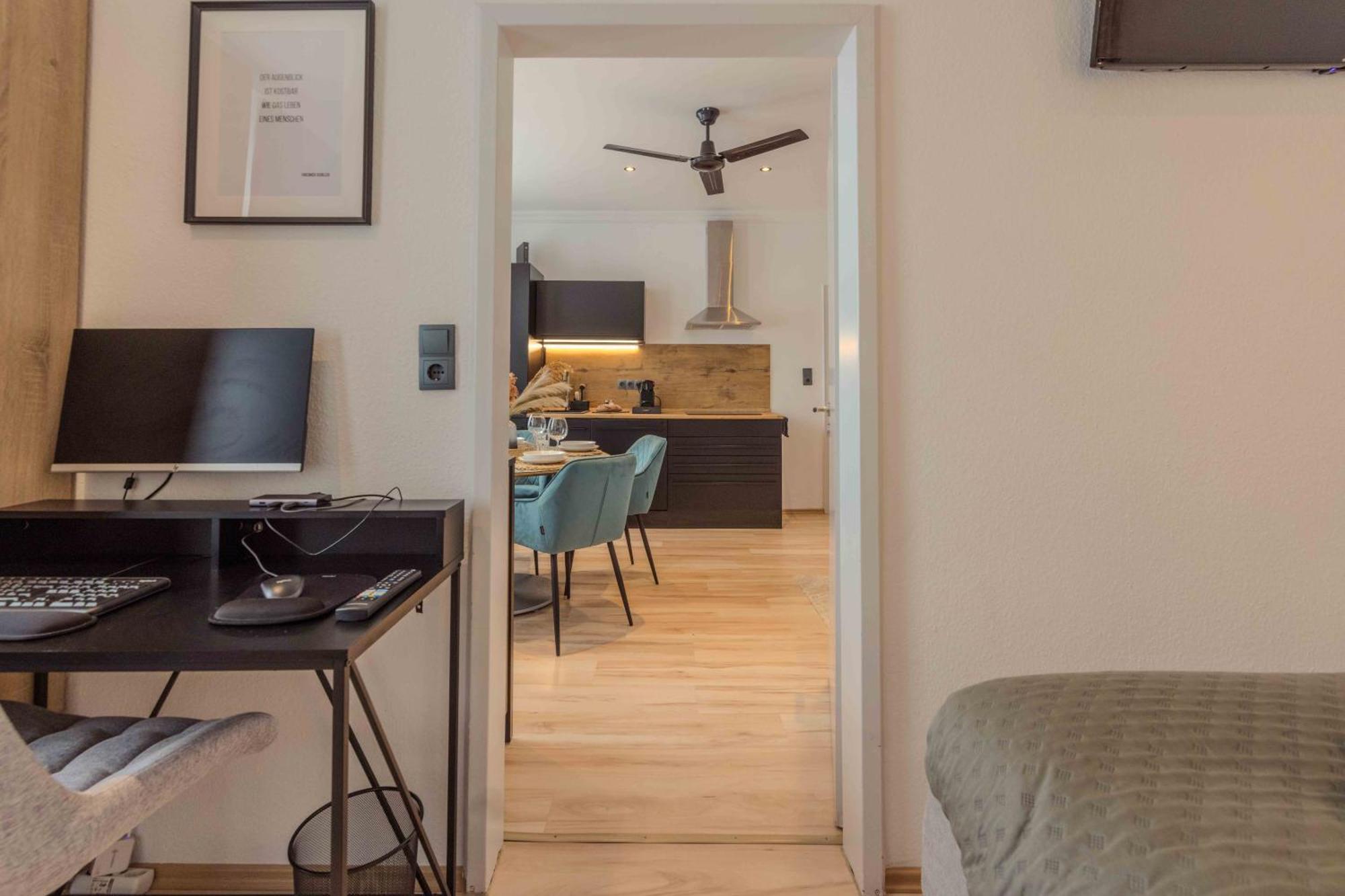 Schillerapartment Hof, Kueche, 24H Digital-Checkin, Parkplatz, Wlan250Mbit Hof  Dış mekan fotoğraf