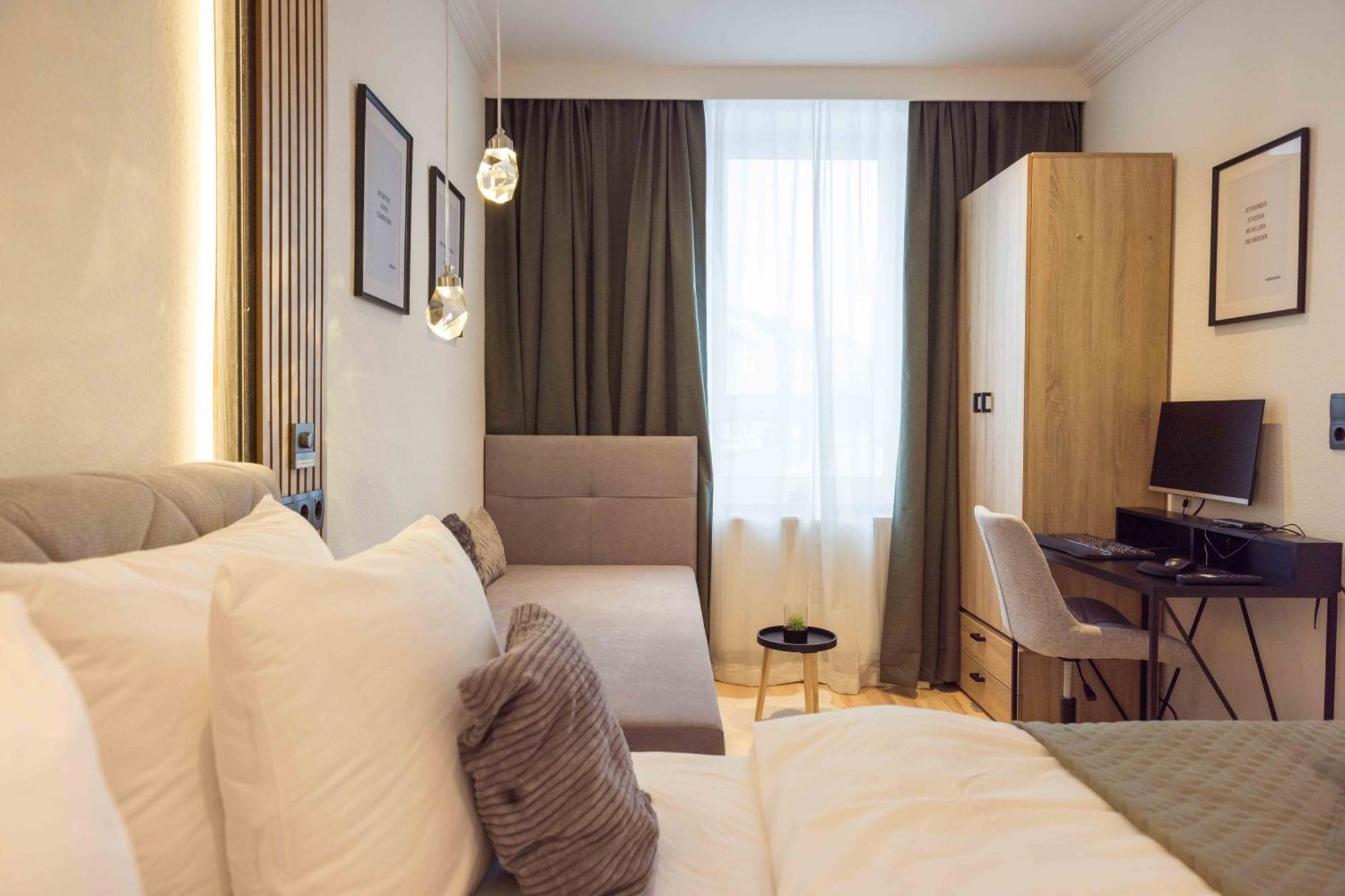 Schillerapartment Hof, Kueche, 24H Digital-Checkin, Parkplatz, Wlan250Mbit Hof  Dış mekan fotoğraf